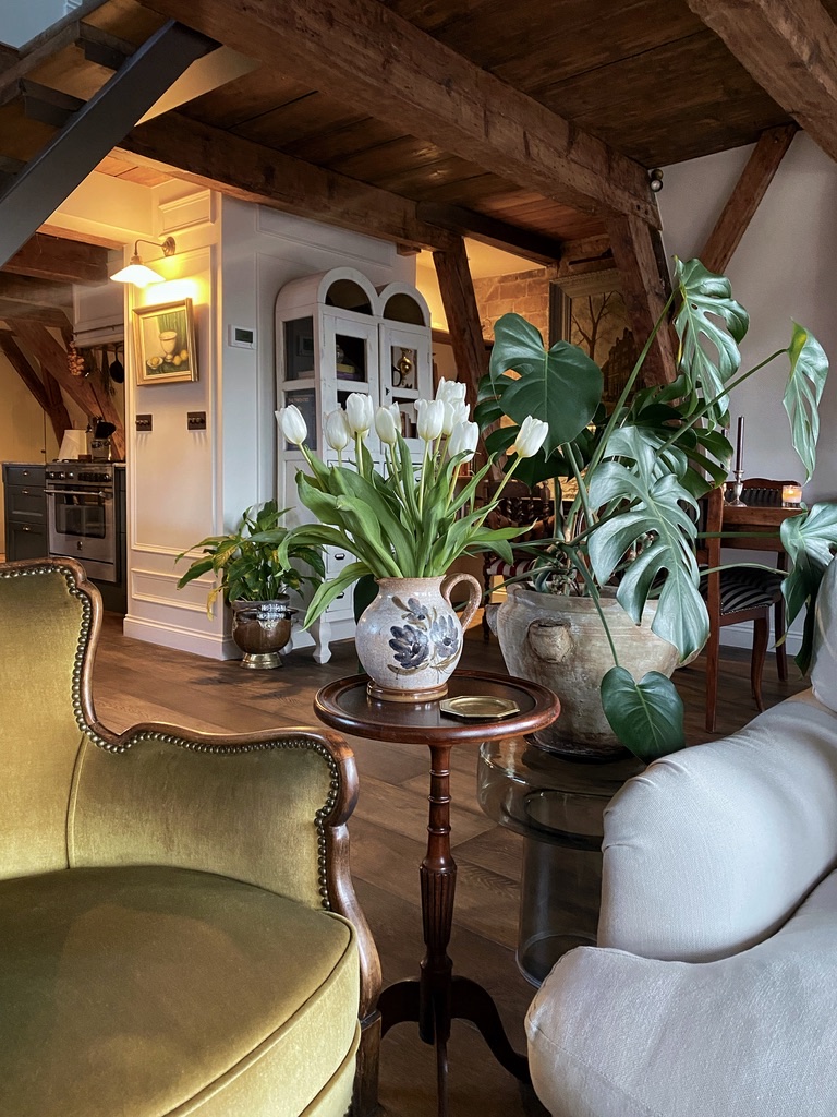 The Power of Finishing Touches: How to Elevate a Room with Styling